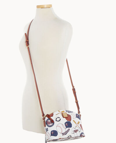 MLB Twins Suki Crossbody Med Wristlet