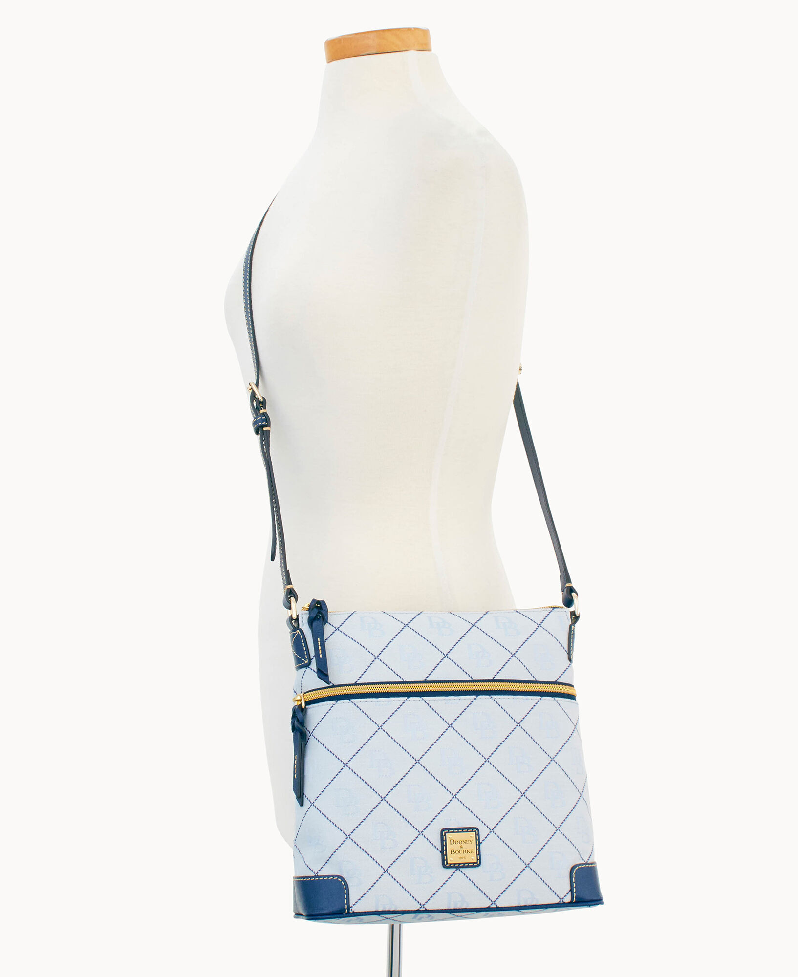 DOONEY & BOURKE ショルダーバッグ Dooney & Bourke Monogram Crossbody Bucket