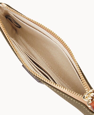 Pebble Grain Medium Wristlet