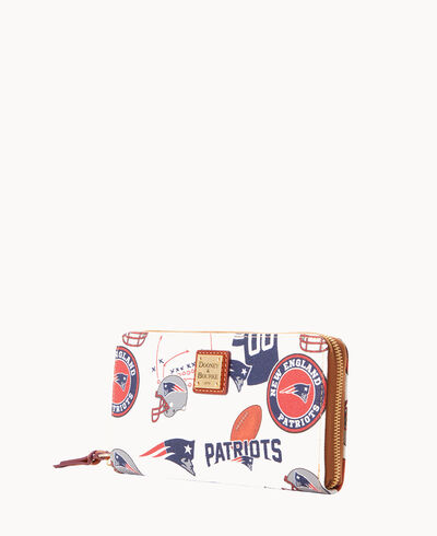 NFL Patriots Large Zip Around Wristlet