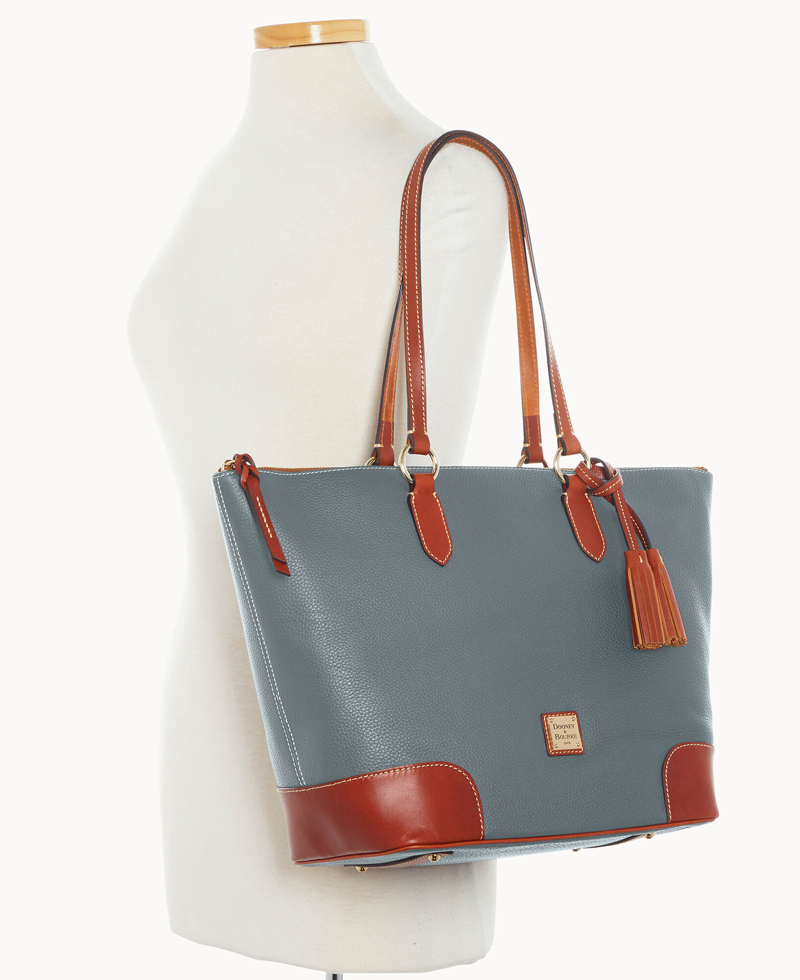 Dooney and hot sale bourke everyday tote