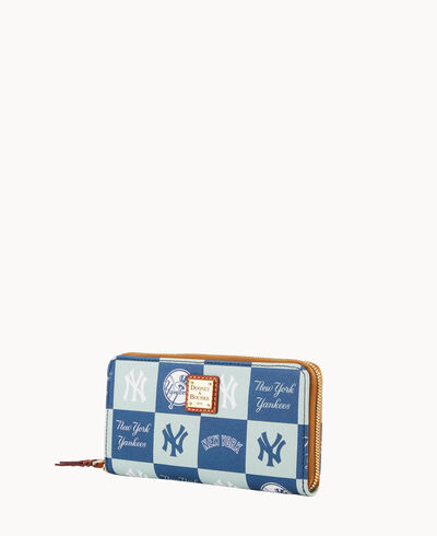 MLB Yankees Large Zip Around Wristlet