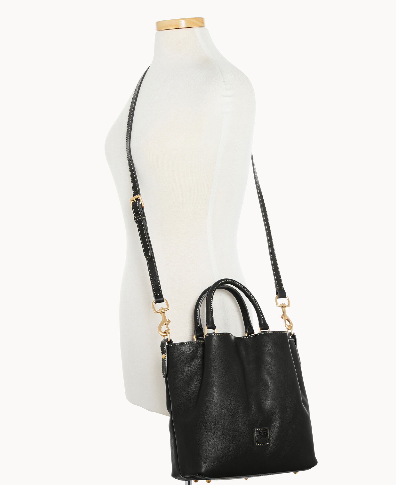 Dooney & bourke small barlow on sale