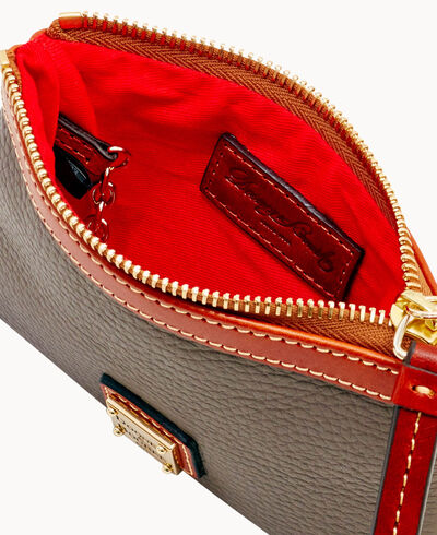 Pebble Grain Medium Wristlet