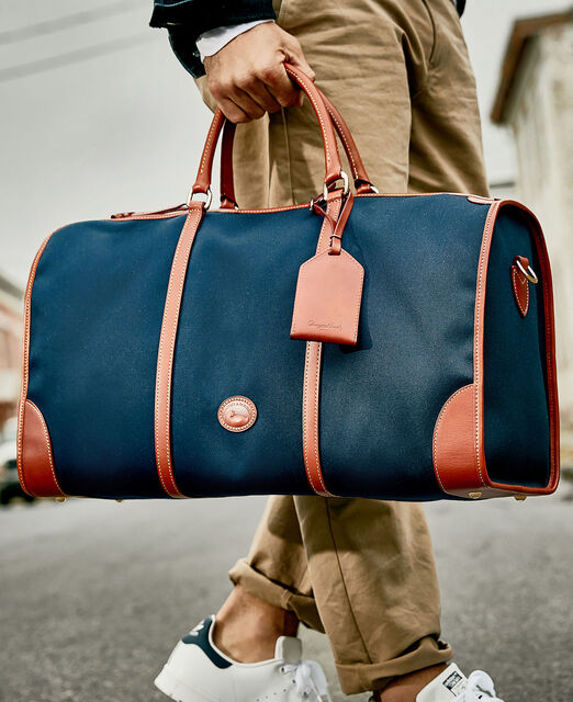 Dooney & Bourke Pebble Grain Leather Hunter Crossbody Bag White - Travel  Trek Luggage & Travel Gear