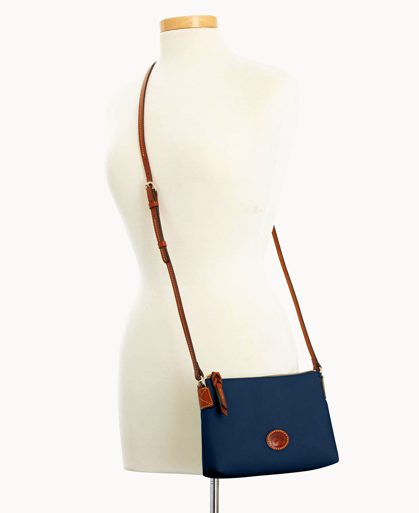 Dooney pouchette online