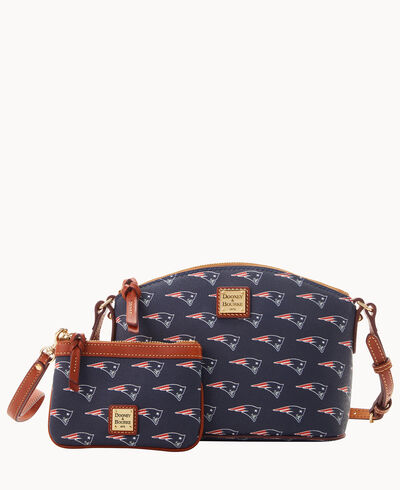 NFL Patriots Suki Crossbody Med Wristlet