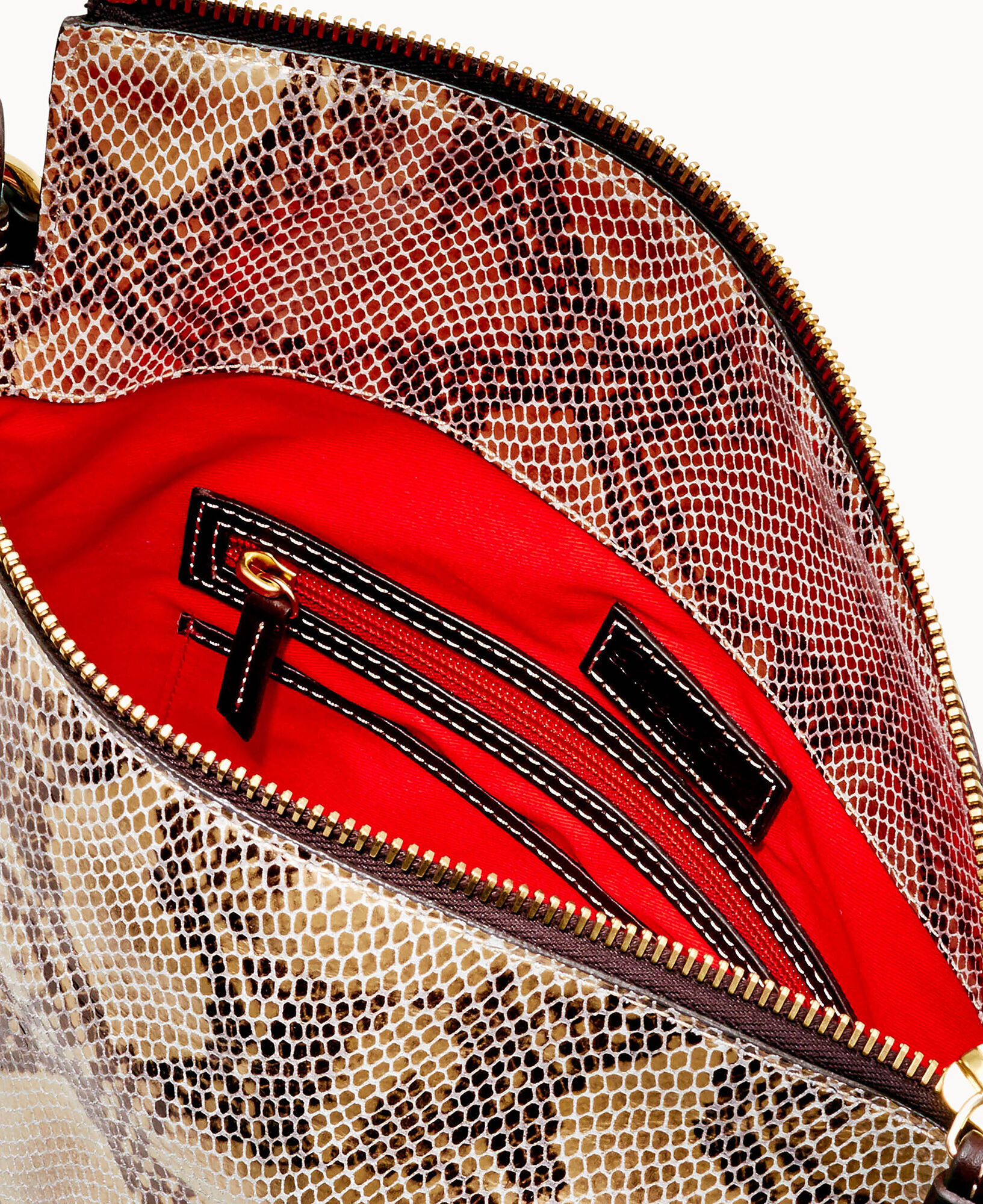 Dooney and online bourke small dixon