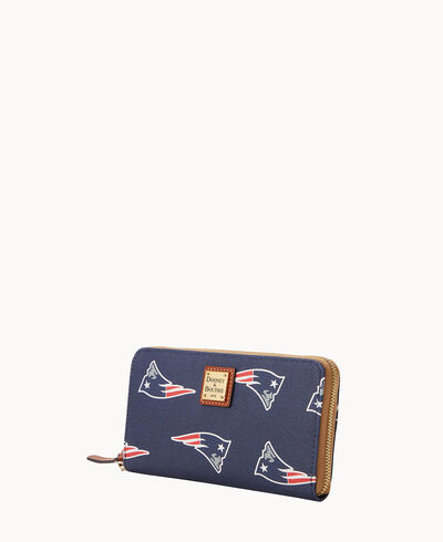 NFL Patriots Large Zip Around Wristlet