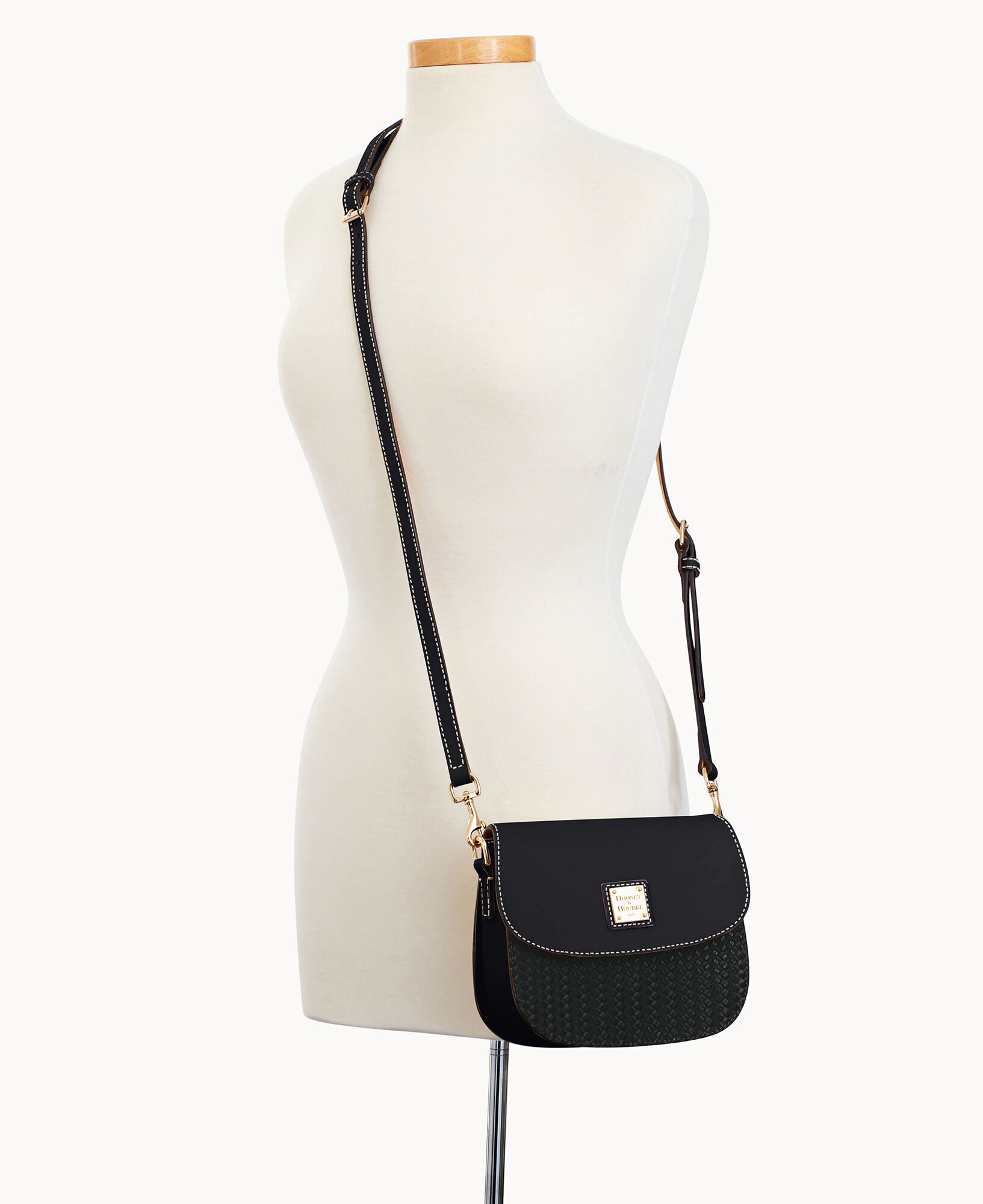 Dooney and bourke on sale beacon saddle crossbody