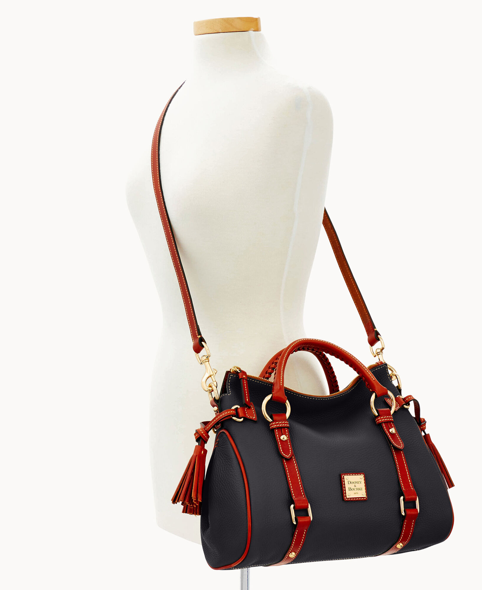 Dooney pebble grain outlet small satchel