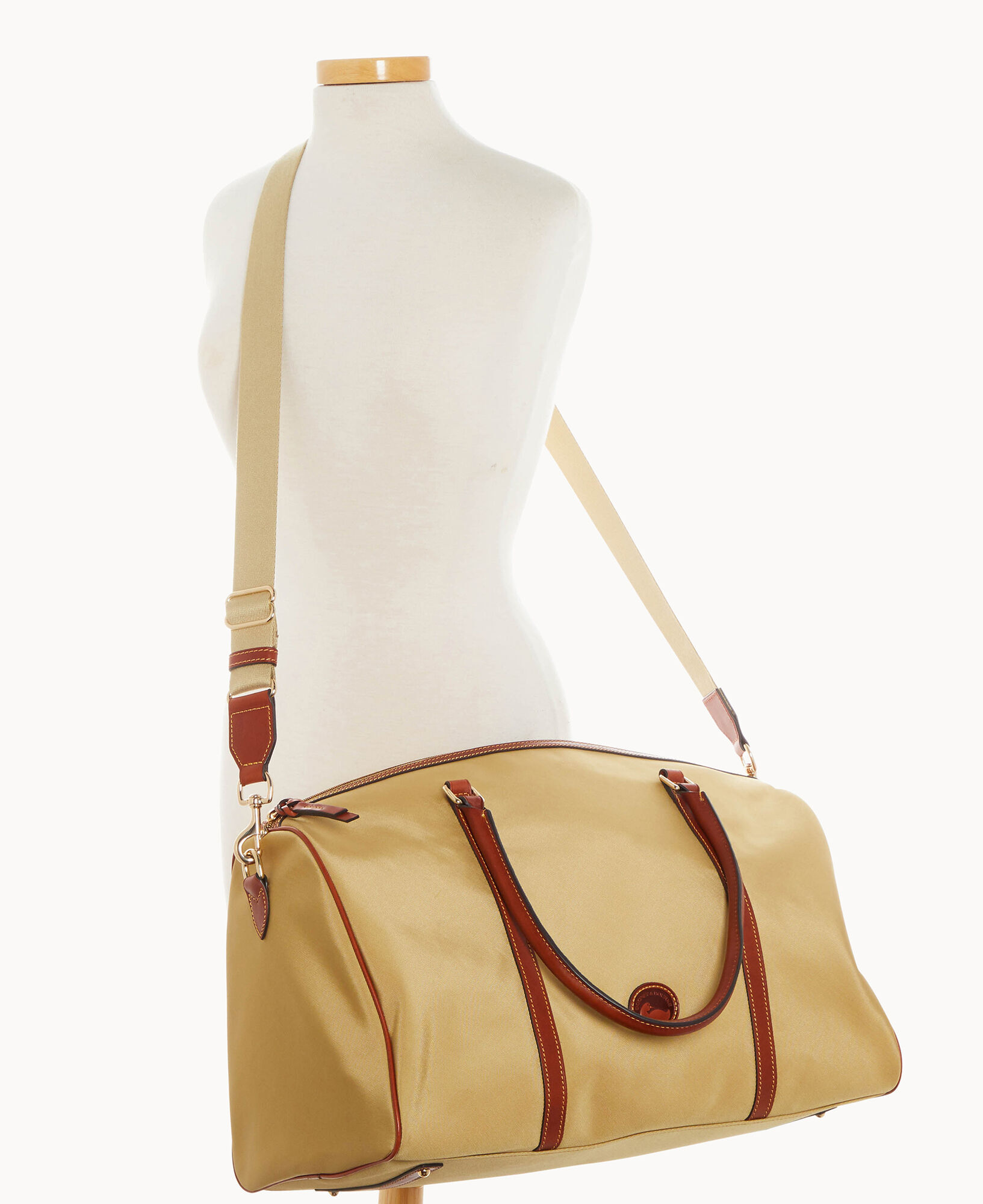 Dooney and bourke shop carry all