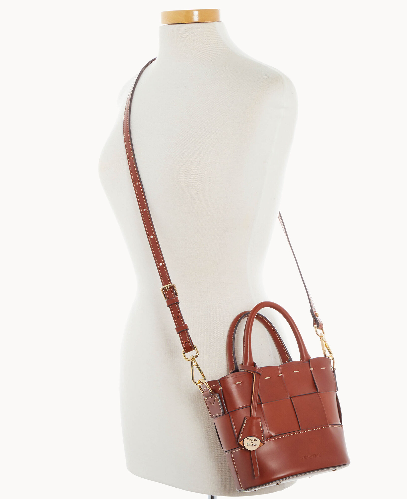 Dooney mulch and bourke alto vintage