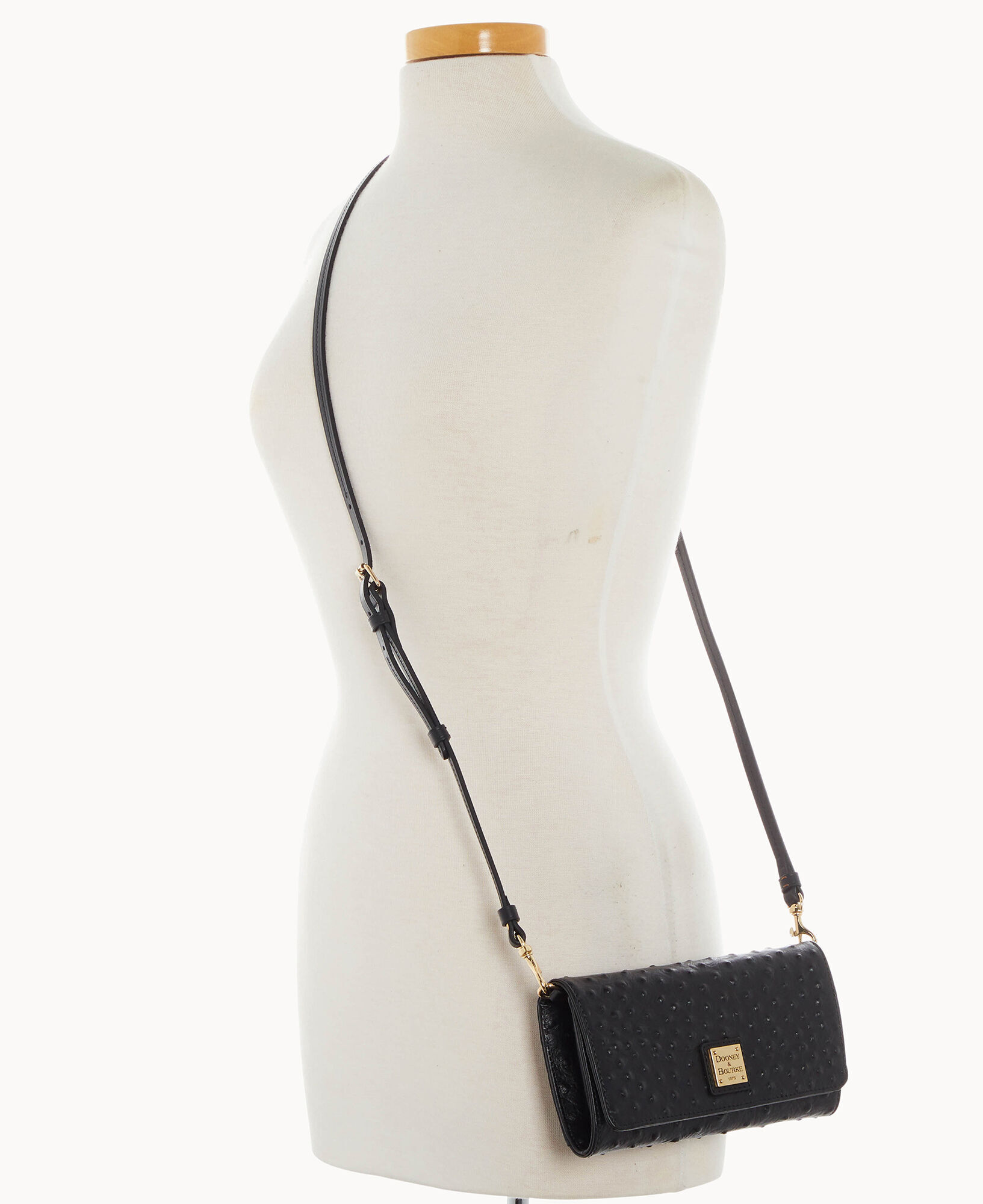 Dooney and bourke daphne crossbody wallet 2025