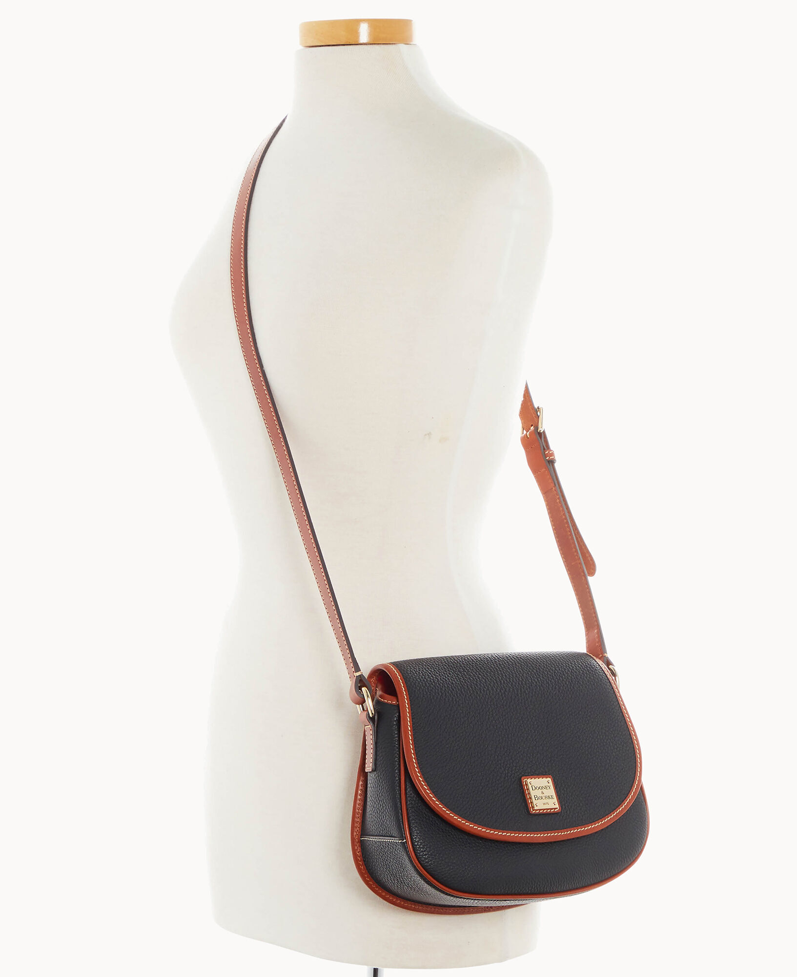 Dooney and bourke saddle crossbody hot sale