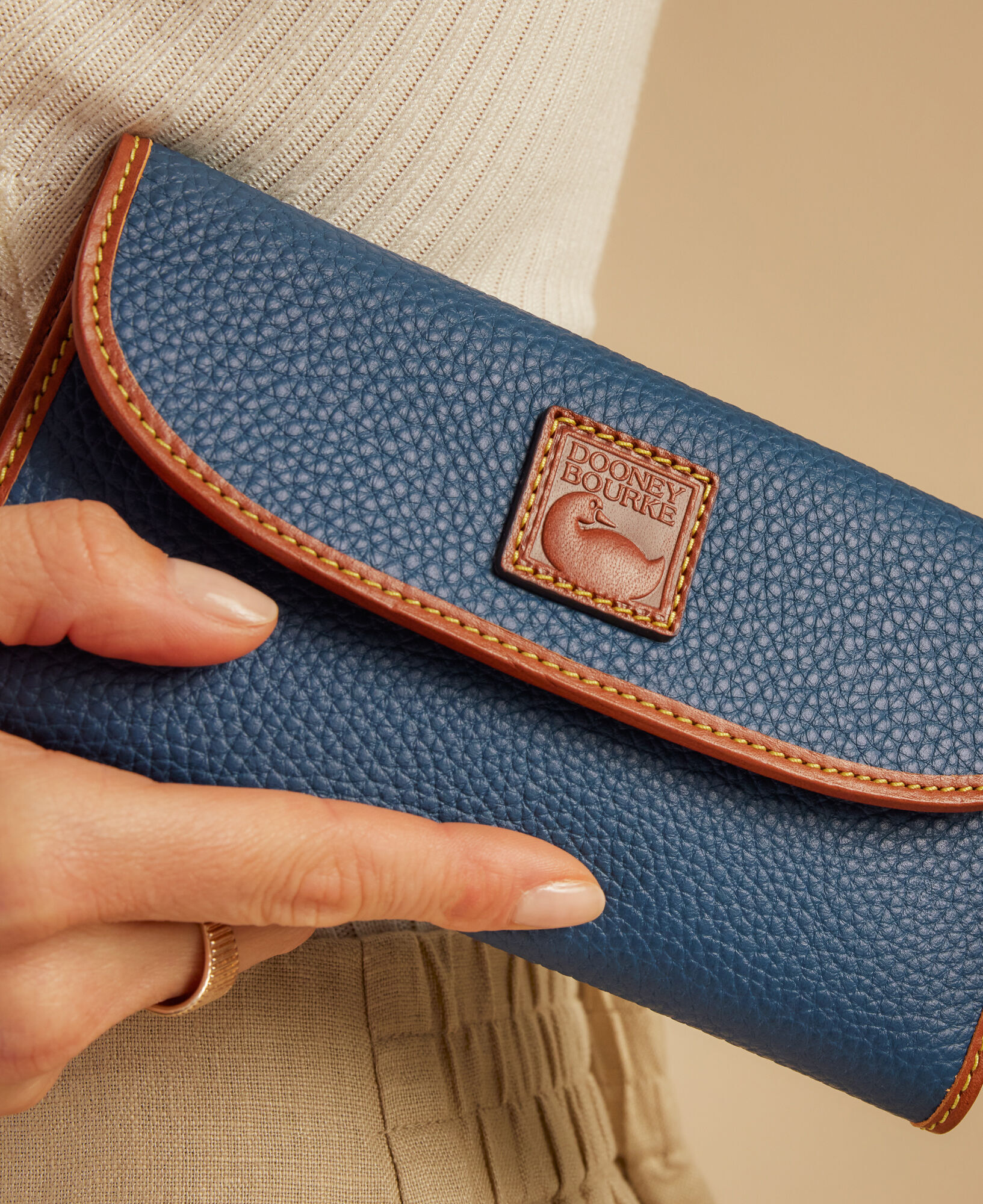Cheap dooney and outlet bourke wallets