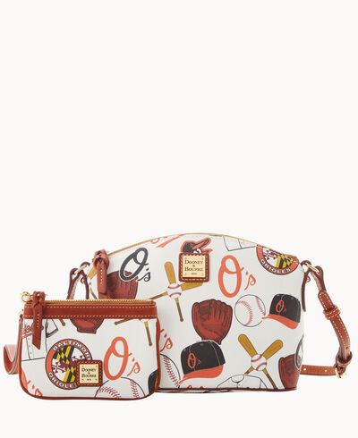 MLB Orioles Suki Crossbody Med Wristlet