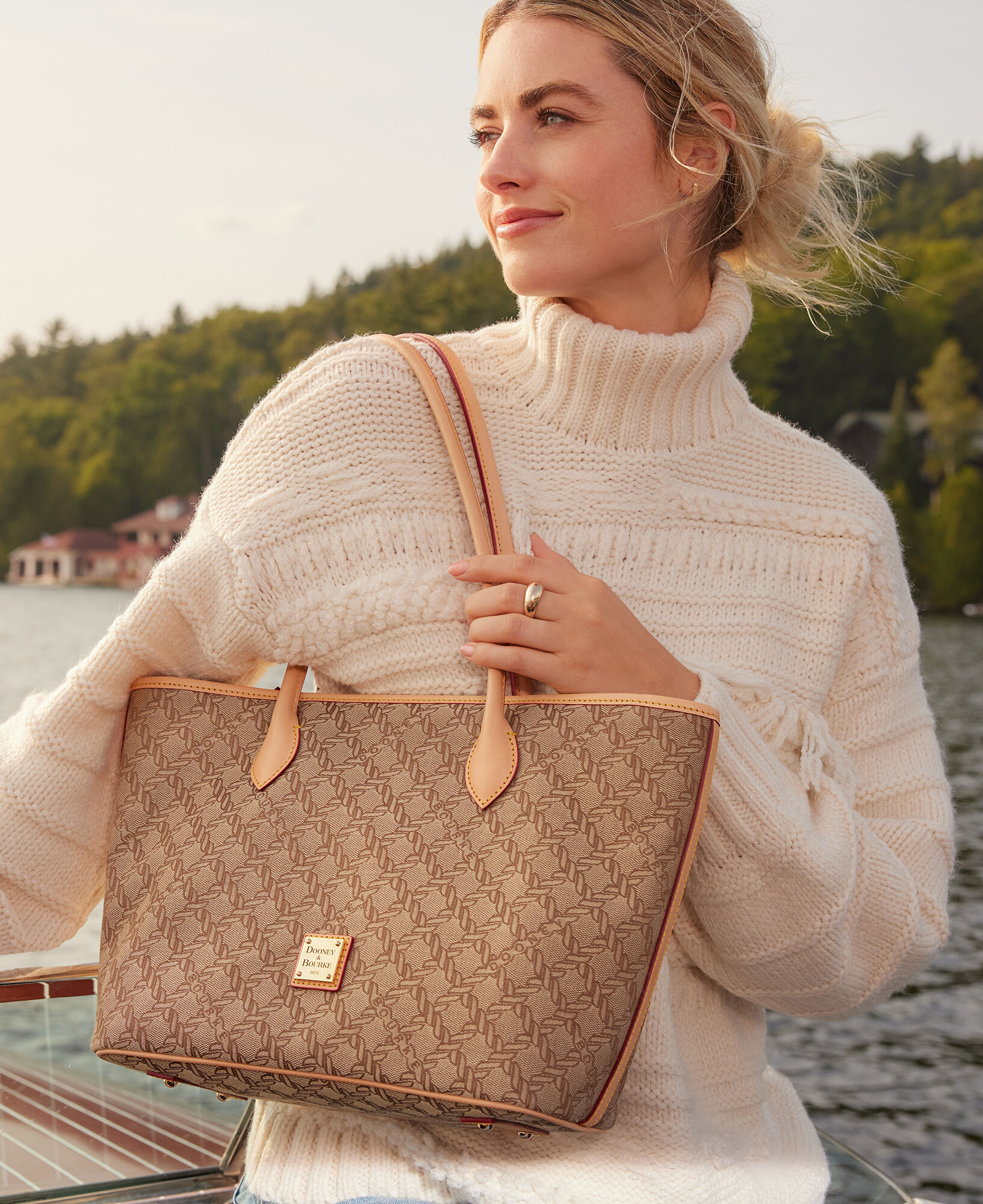 Dooney and bourke tote bag hot sale