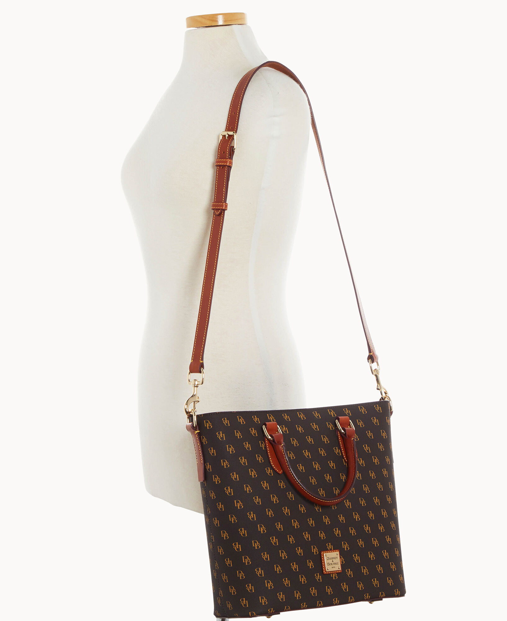 Dooney and on sale bourke editors tote