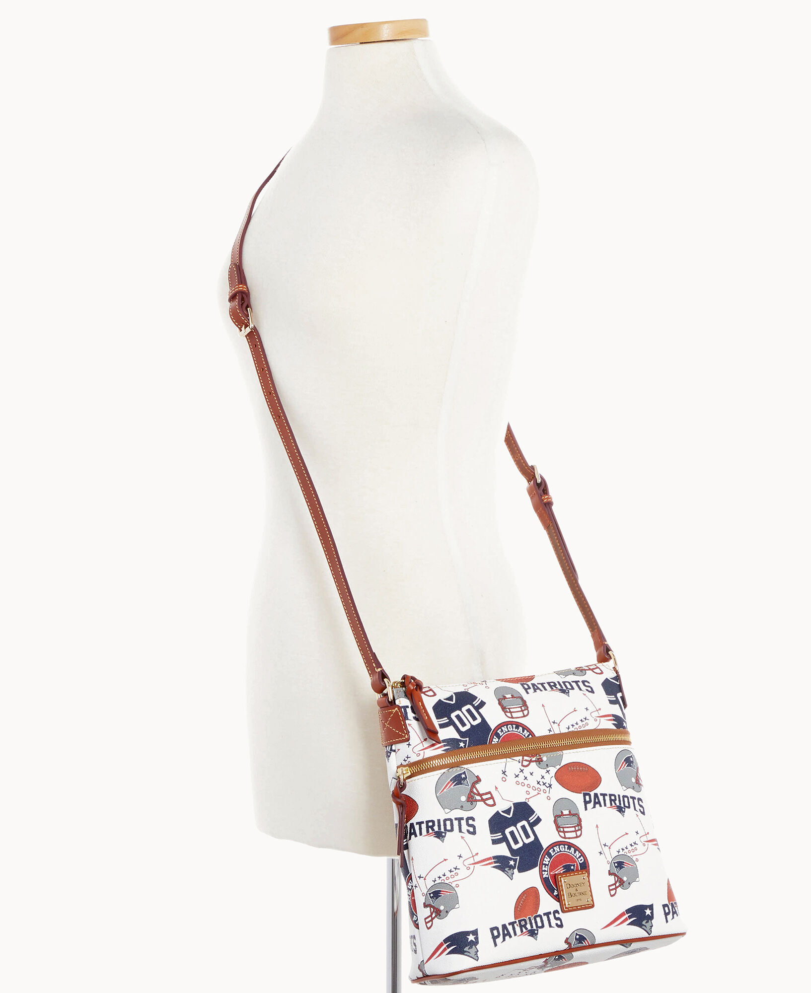 Dooney and hot sale bourke patriots crossbody