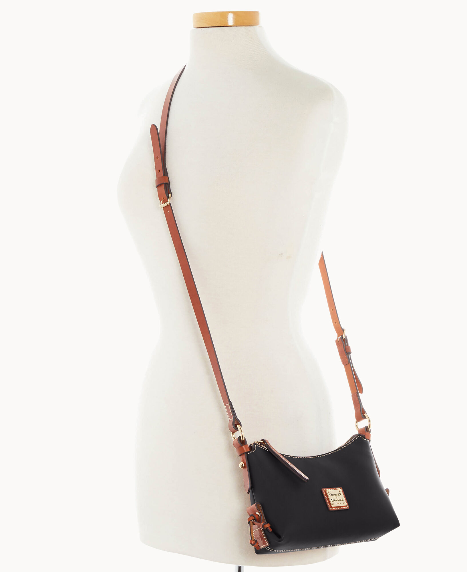 Dooney and hotsell bourke phone crossbody