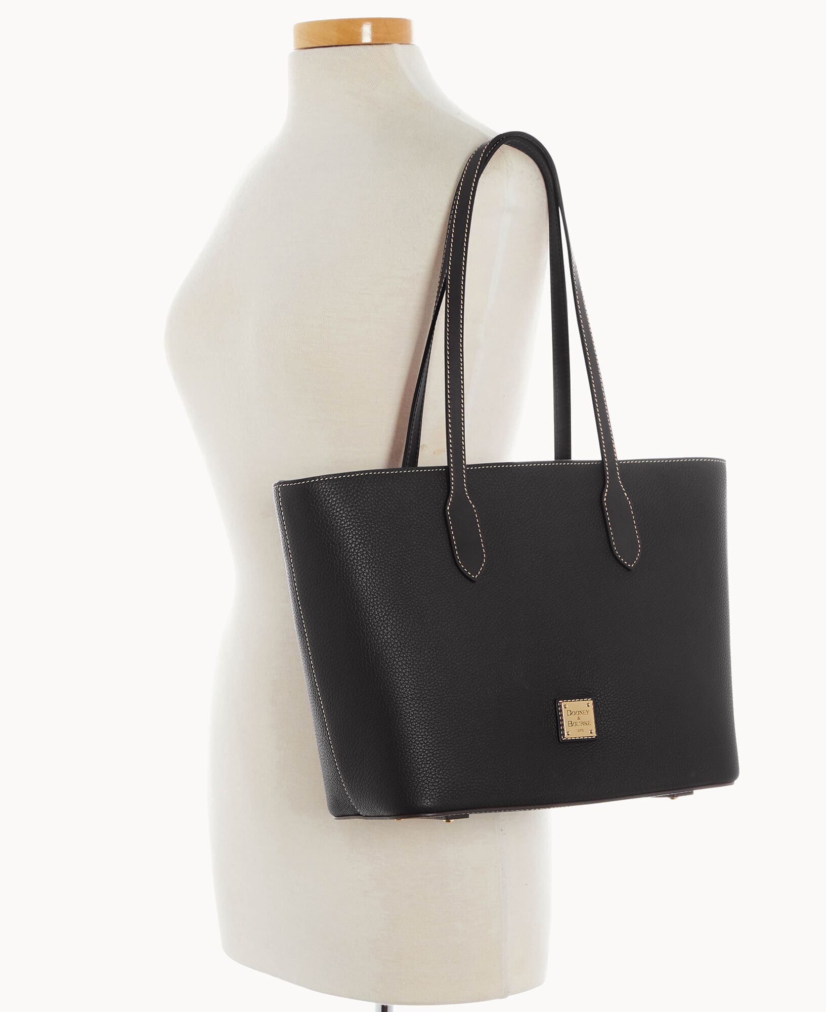 Pebble Grain Tote With Medium Wristlet