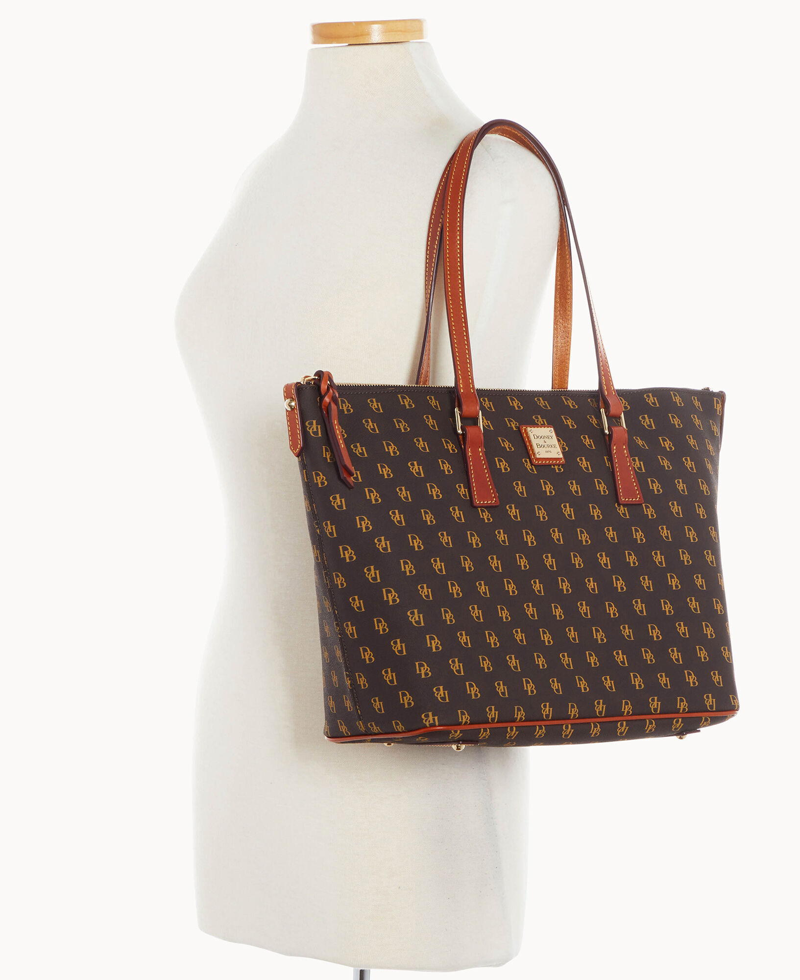 Dooney and bourke zip top shopper outlet