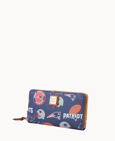 NFL Patriots Large Zip Around Wristlet