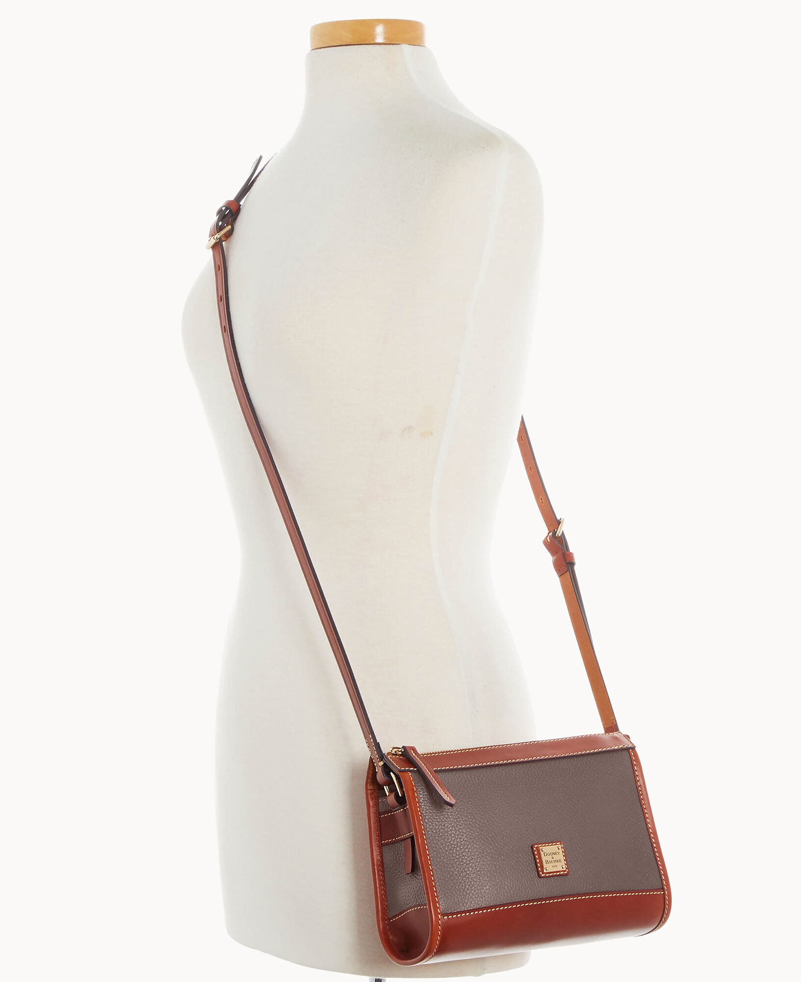 Dooney and bourke hot sale small coin case
