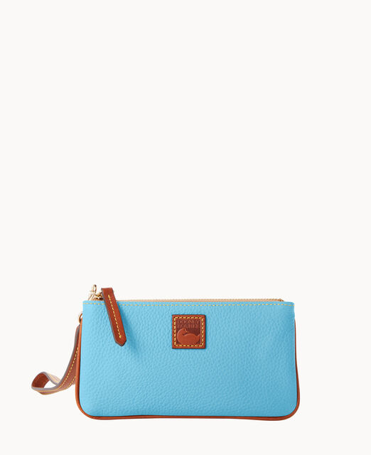 Pebble Grain Medium Wristlet