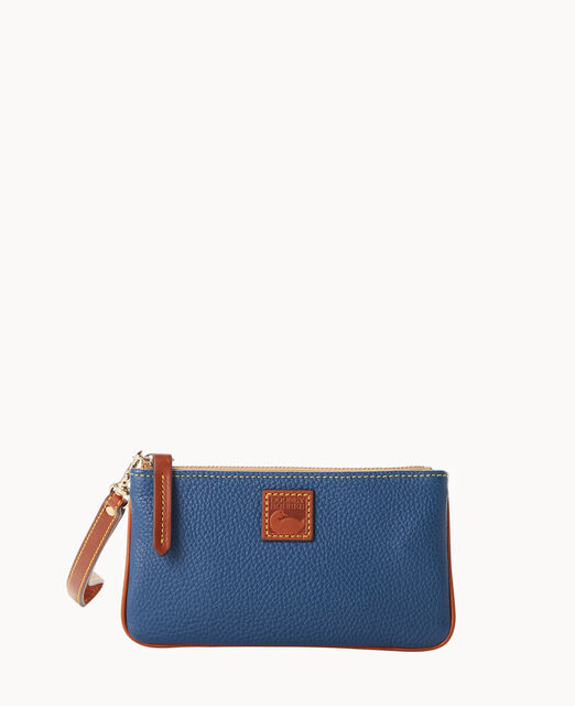 Pebble Grain Medium Wristlet