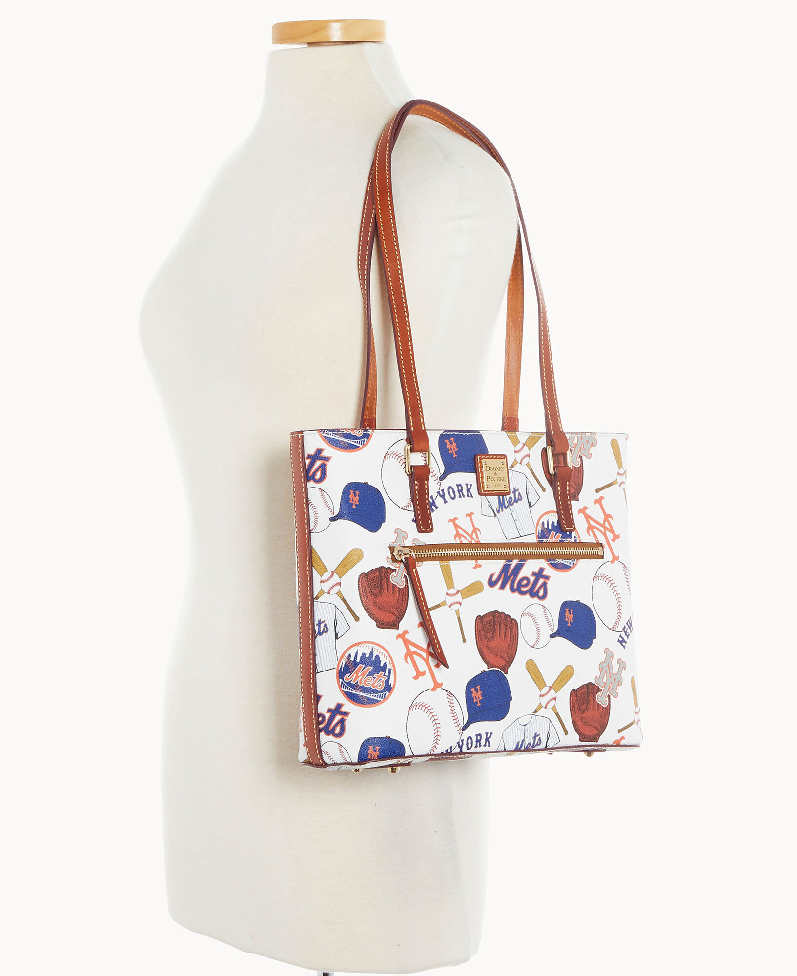 Dooney and bourke mets outlet