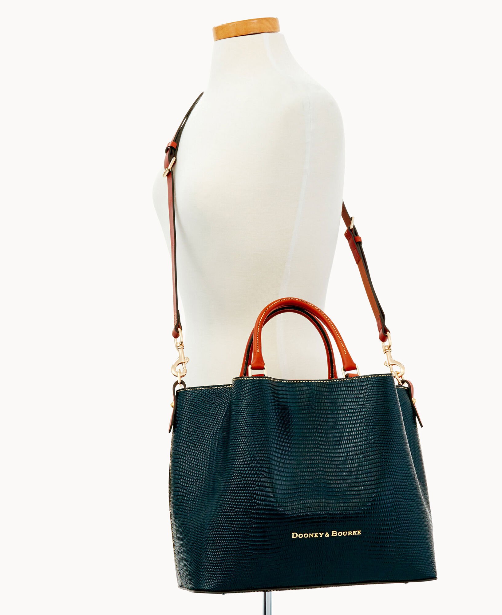 Dooney & outlet bourke lizard embossed
